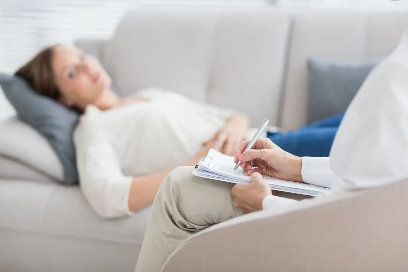 Què significa tenir malsons seguits? Senyals, causes i quan demanar ajuda — Consulta de Psicologia Elena Reig a Sabadell